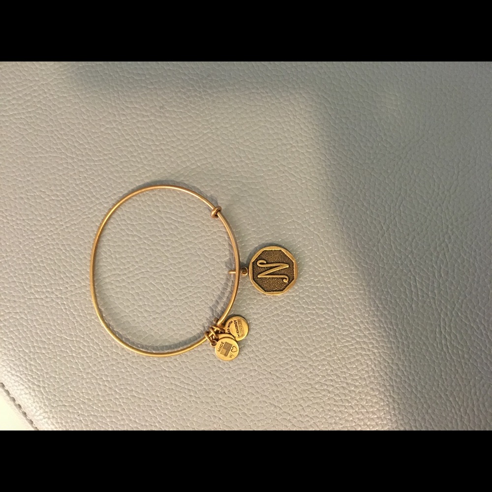 Alex & Ani Goldtone brac w/ initial charm “N”